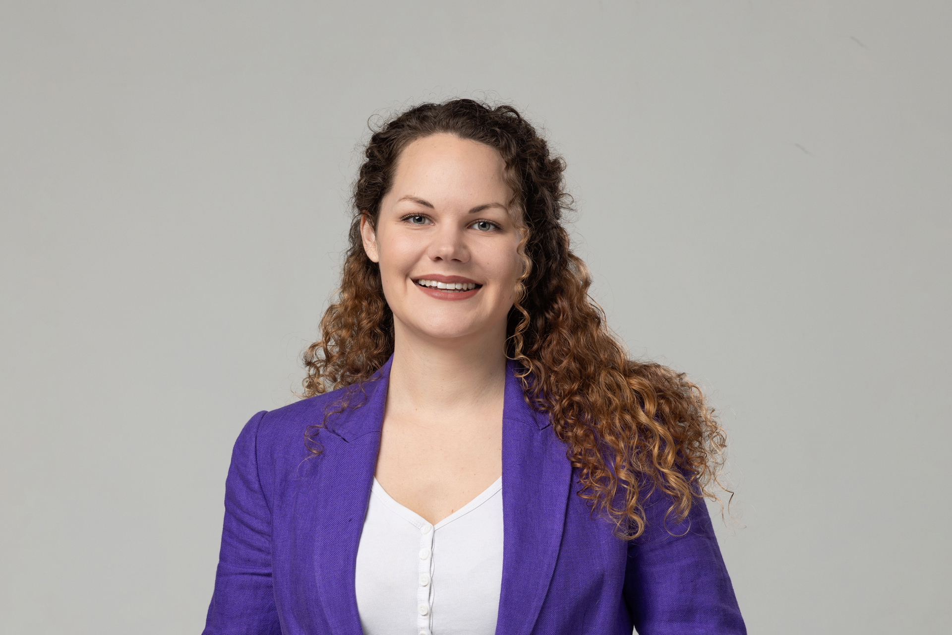 Joana Zahl, lächelnd.