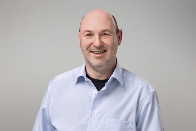 Markus Metell, lächelnd.