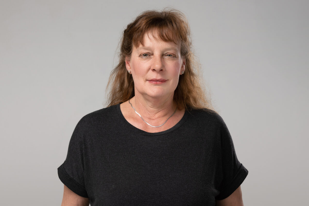 Monika Neveling, lächelnd.