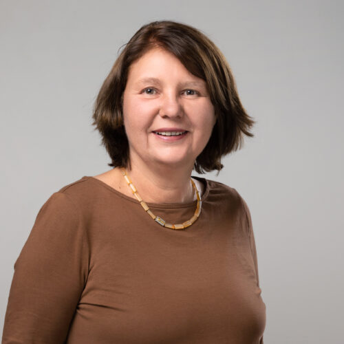 Uta Engelhardt, lächelnd.