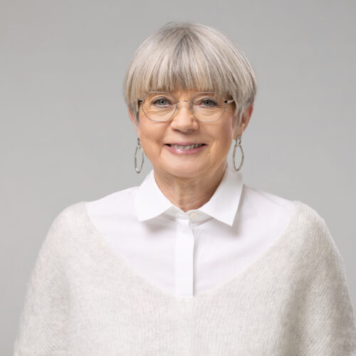 Ute Dommel, lächelnd.