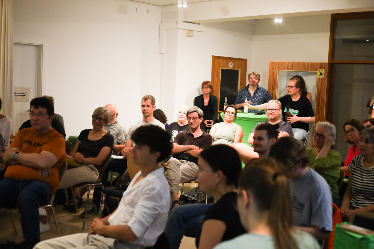 Grüne Mitglieder bei der Veranstaltung des Grünen Abends