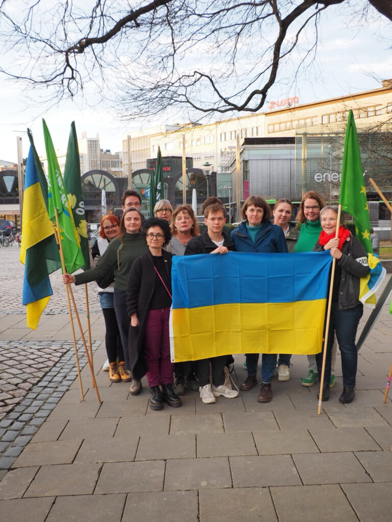 Grüne bei der Demonstration zur Solidarität mit der Ukraine