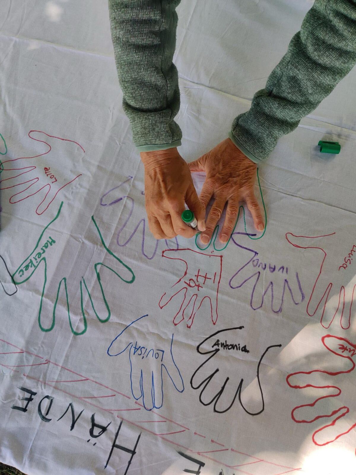 Märchenseefest, Hände gegen rechts