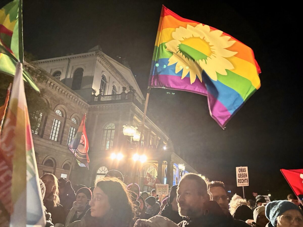 Stadtbild Demo auf dem Opernplatz