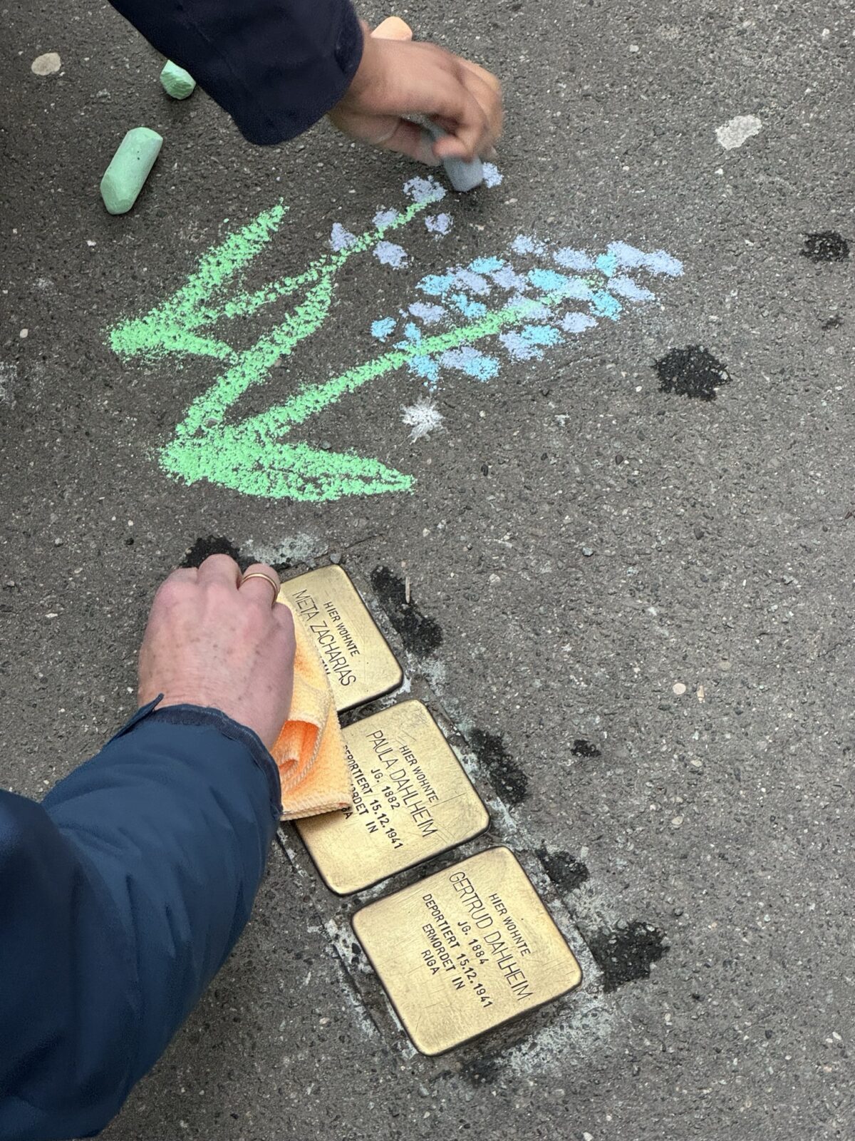 Stolpersteine putzen Südstadt-Bult